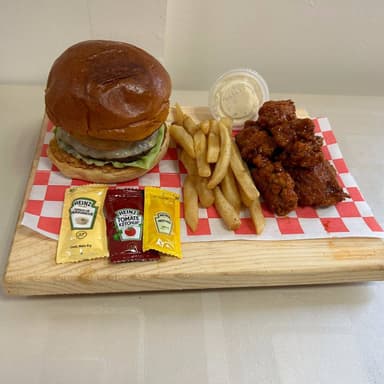 Combox Burger + Boneless