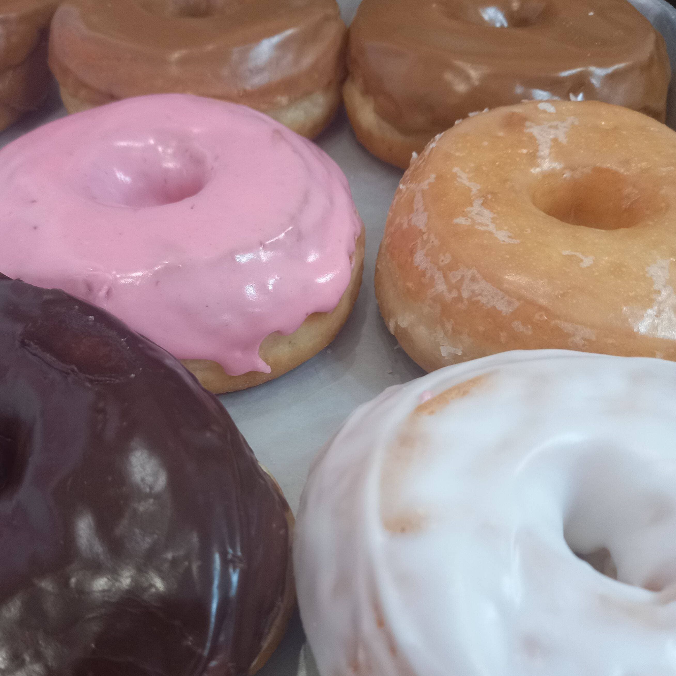 Donas glaseadas surtidas (6 donas)