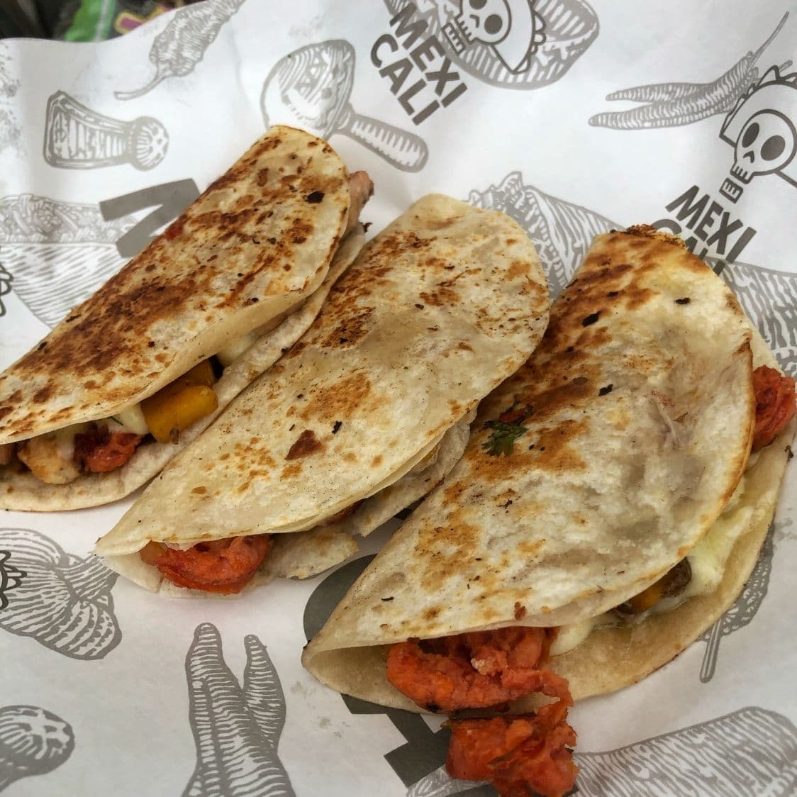 COMBO- 8 Quesadillas + 2 Gaseosas+ 2 Adicionales