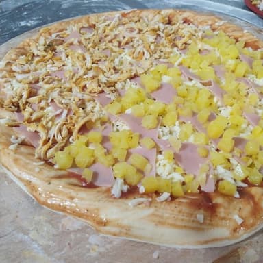 Pizza Medium Hawaiana Con Pollo