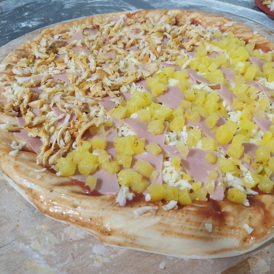 Pizza Medium Hawaiana Con Pollo