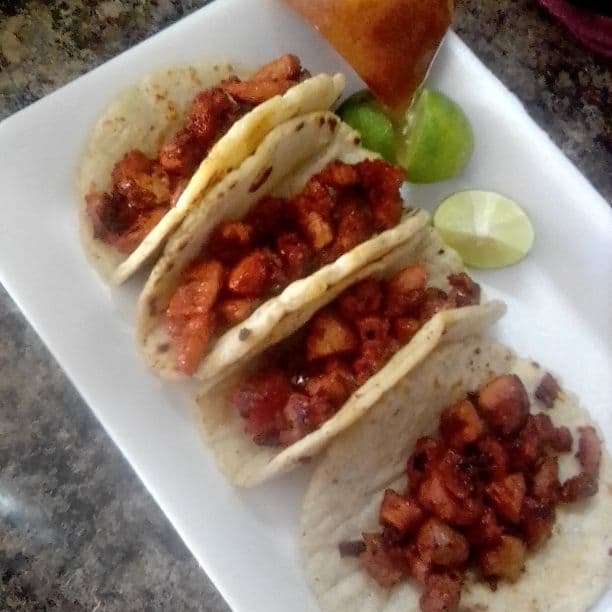 4 Tacos de Carne Enchilada