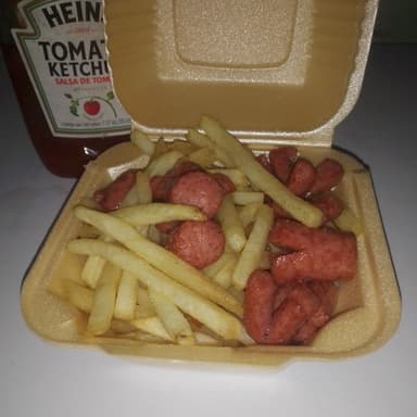 Salchipapas