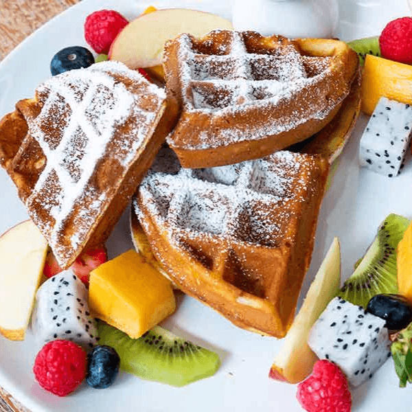 Combo Dulce Waffle con Huevos al Gusto