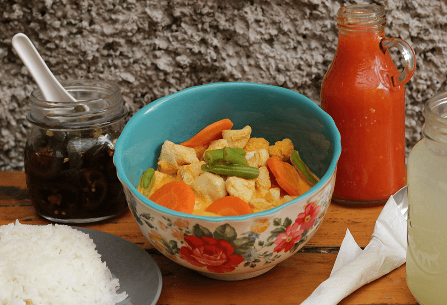 Curry Amarillo Y Agua de Jamaica