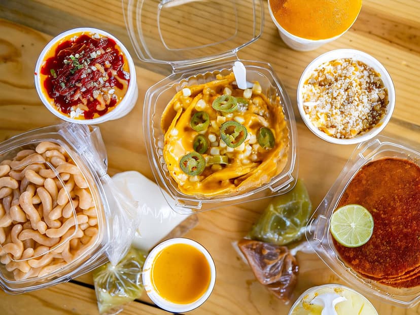 Troles y Elotes Huaju