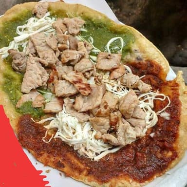 Gordita Quesillo y bisteck