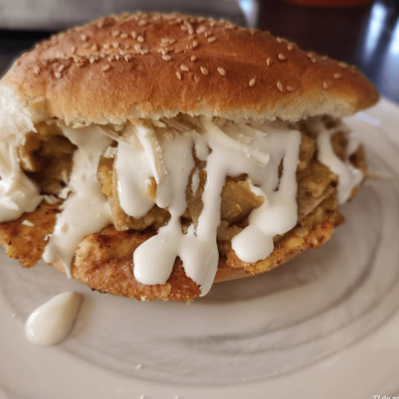 Torta de Chilaquiles con Coca