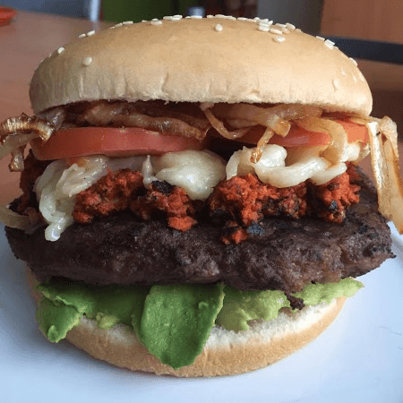 Combo Hamburguesa Clásica 1/2 Libra+ Papas+ Soda