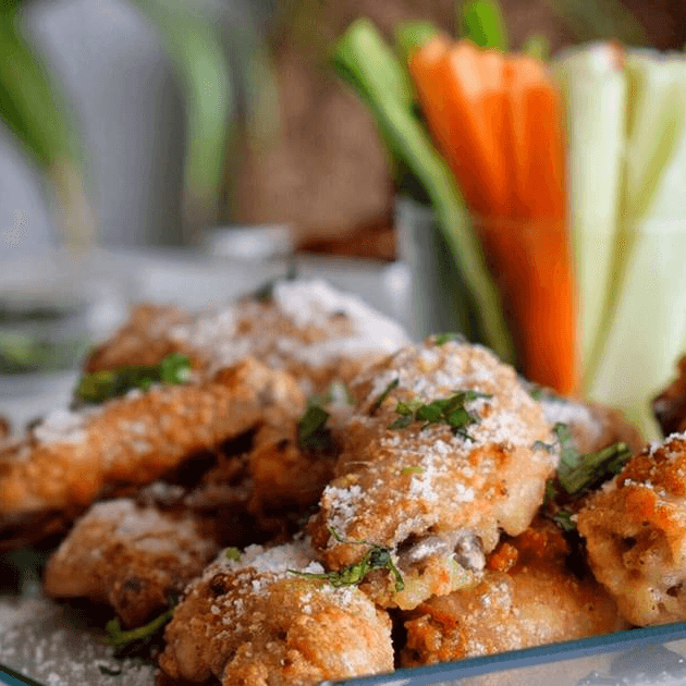 Alitas Ajo Parmesano