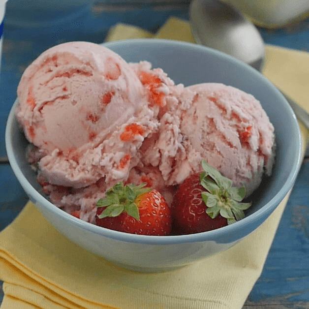 Helado fresas con crema