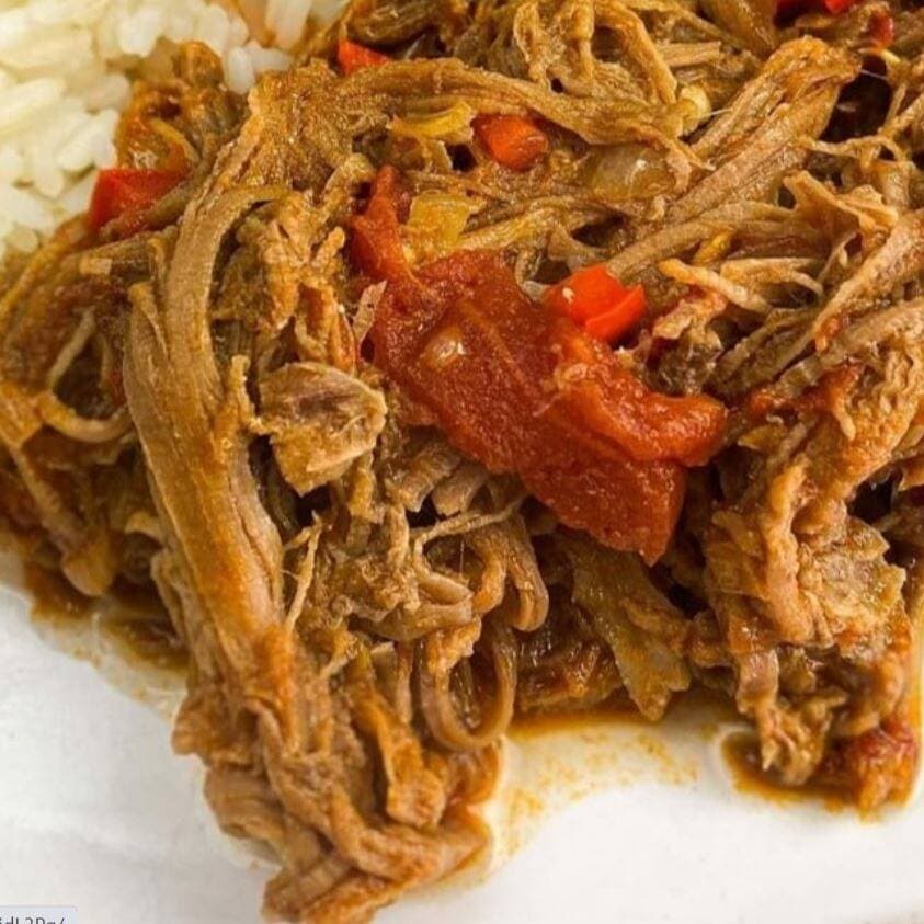Casado de Carne Mechada en Salsa