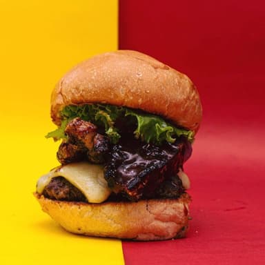 Hamburguesa Chicharrón Tropical y Papas