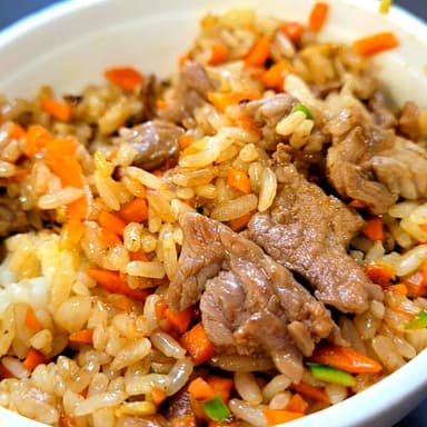 Yakimeshi de Carne