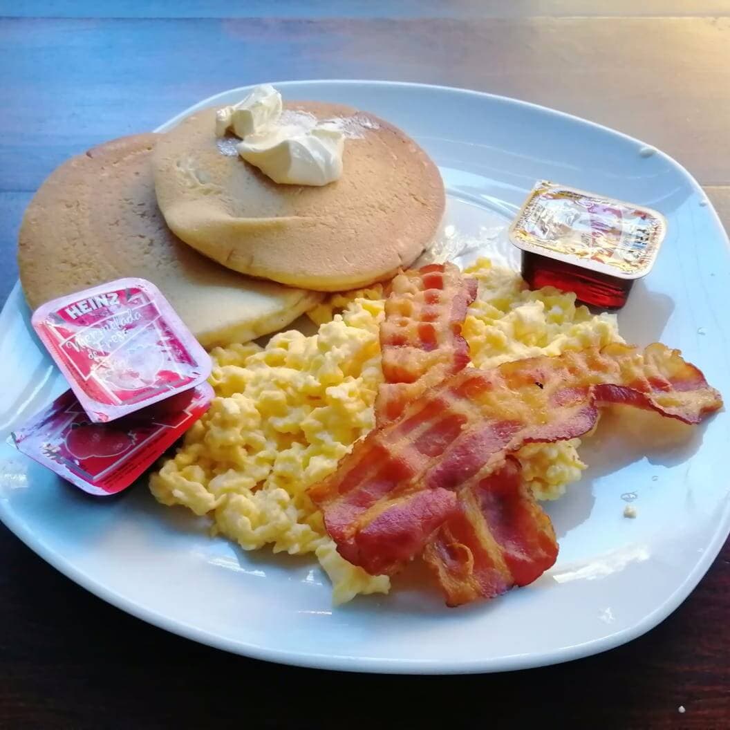 Desayuno Americano + Café Americano