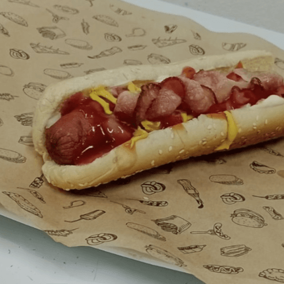 Hot dog tamaño Jumbo con tocino y queso