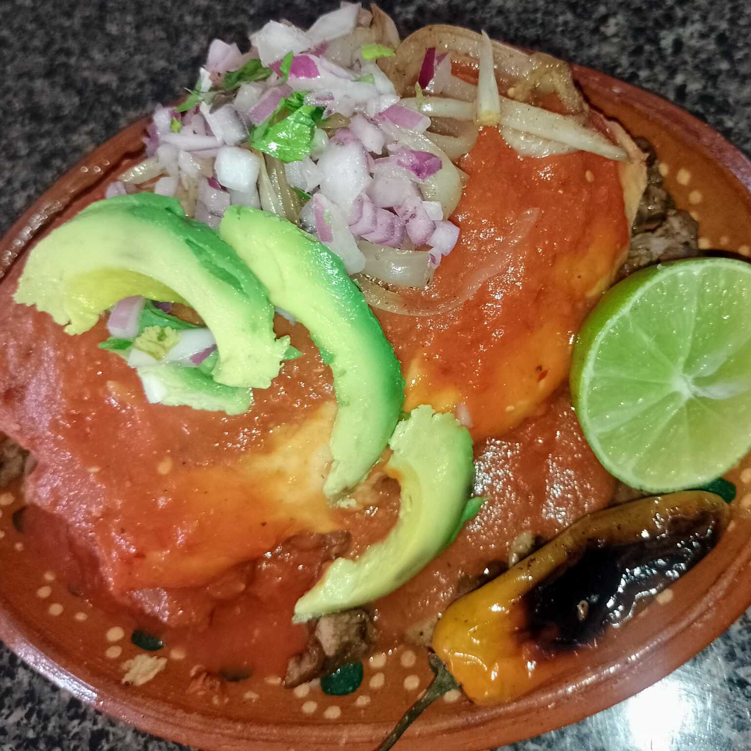 Exg. Torta Ahogada Borbacoa/Aguacate y Refresco.