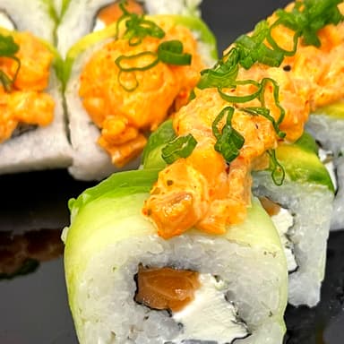 Sake Spicy Roll