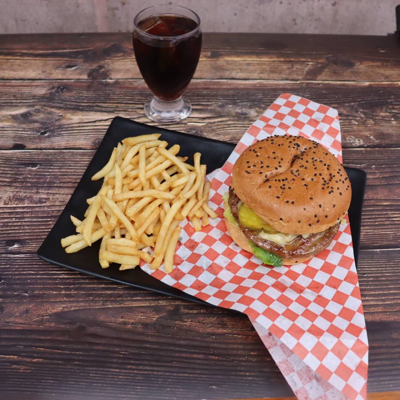 Combo-Hamburgesa Papas y Coca