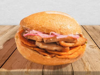 Sánguche con Chicharrón