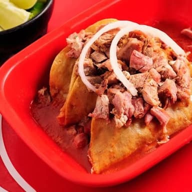 Taco Dorado con Carnitas
