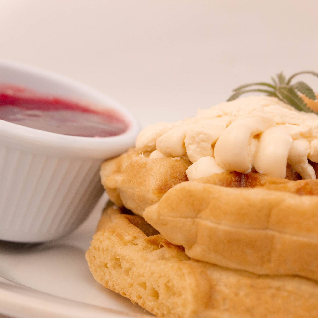 Waffle  M. Fresa con Philadelphia