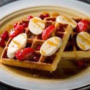 Wafles con Fruta