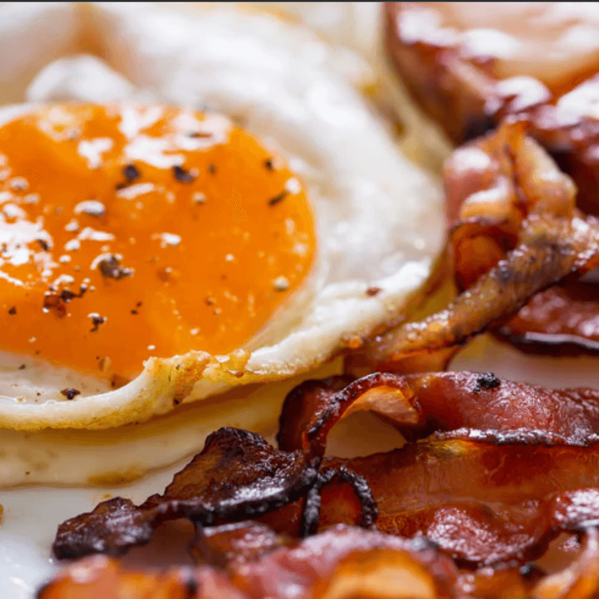 Huevos Estrellados con Tocino