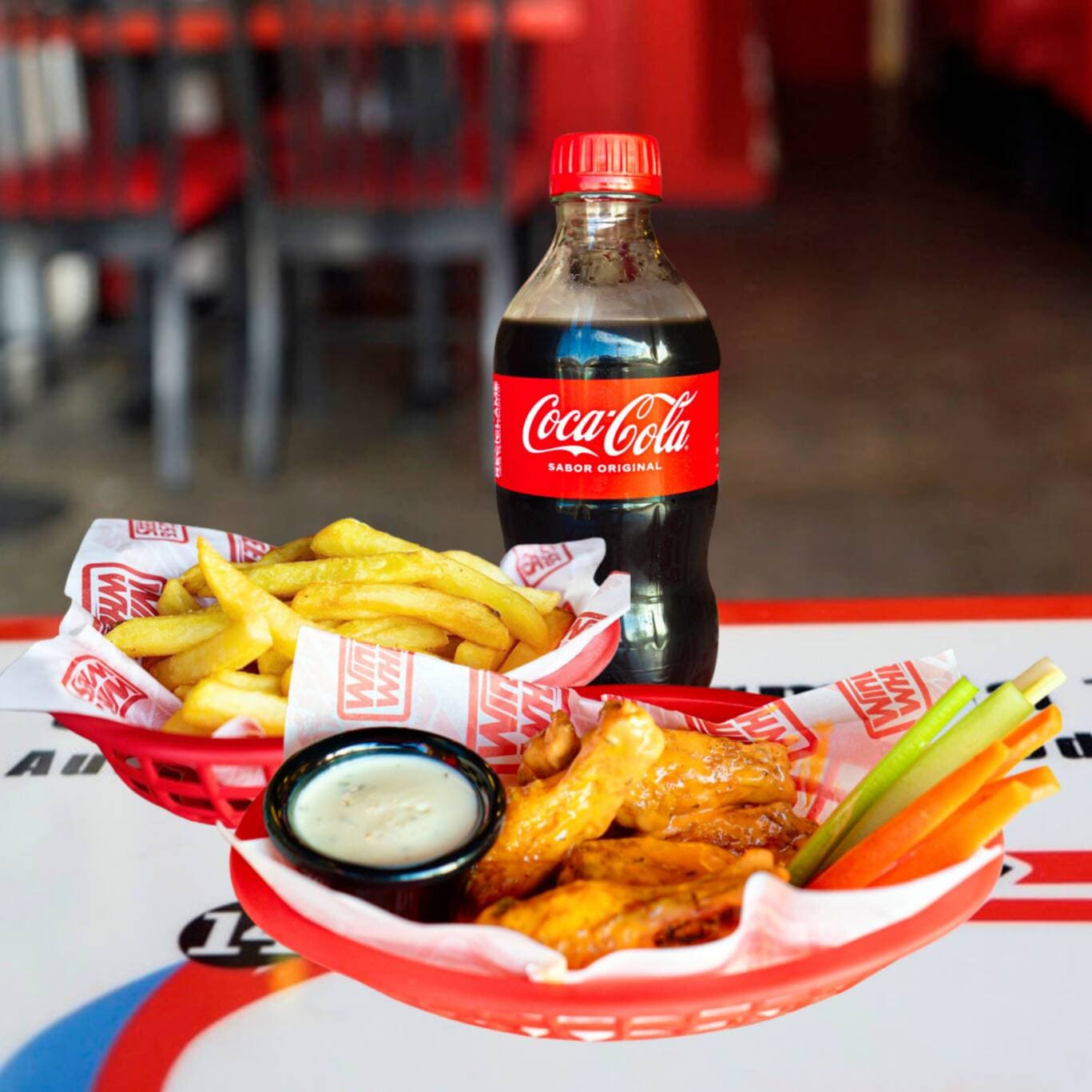 Combo Pits Alitas Comparte El Momento.