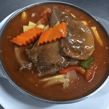 Lengua de Res en Salsa de Tomate