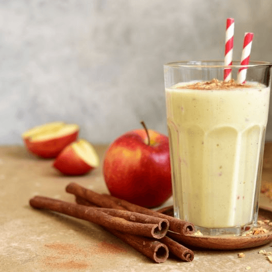 LICUADO DE MANZANA CON CANELA 12 OZ