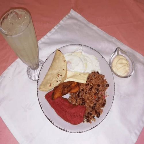 Desayuno especial huevo frito