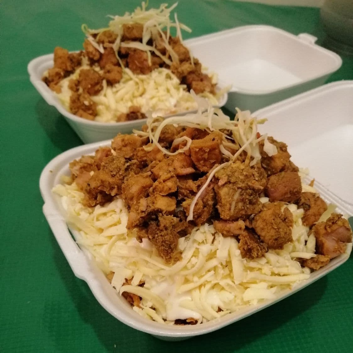Chilaquiles media orden con guiso