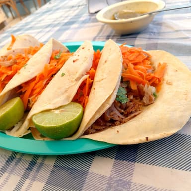 3 Tacos de Cuerito