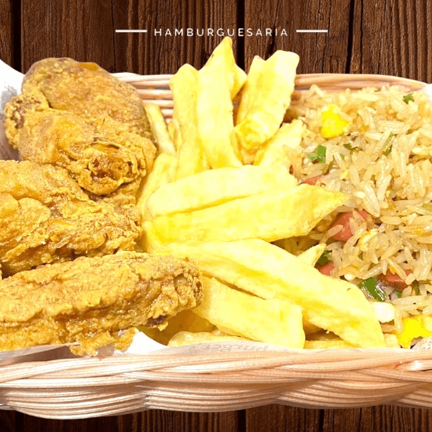 CHAUFA CON ALITAS DE POLLO + BEBIDA PERSONAL.