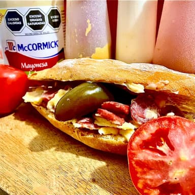 Lonche de Huevo con Salchicha