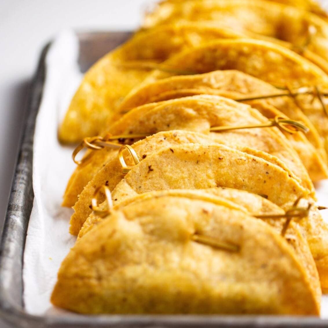 5 Tacos  Dorados de Deshebrada