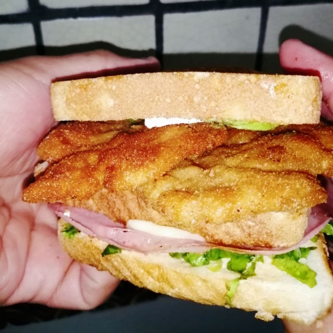 SANDWICH DE MILANEZA DE POLLO
