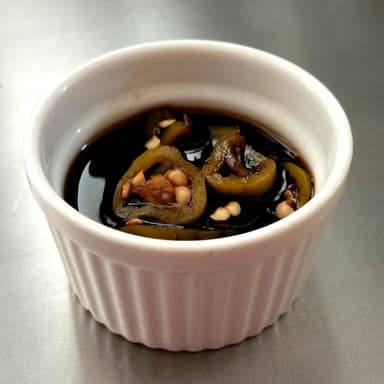 Salsa de Soya con Chiles Toreados