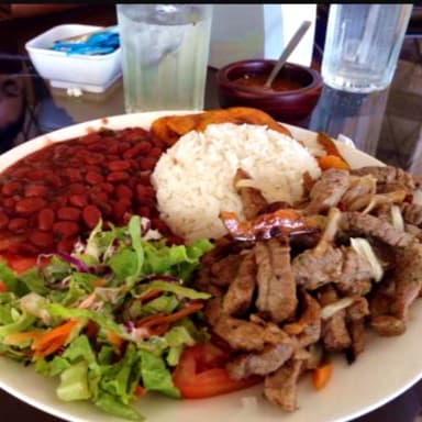 Casado Con Fajitas, Bebida, Minipostre