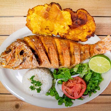 Mojarra roja frita o en salsa 500gr.