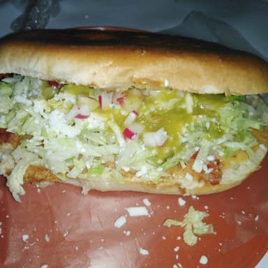 Pambazo de chicharrón Prensado