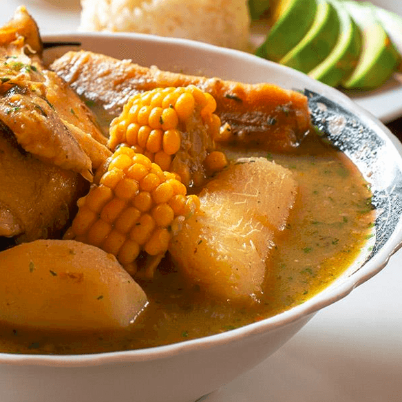 Sancocho Mixto Res y Pollo