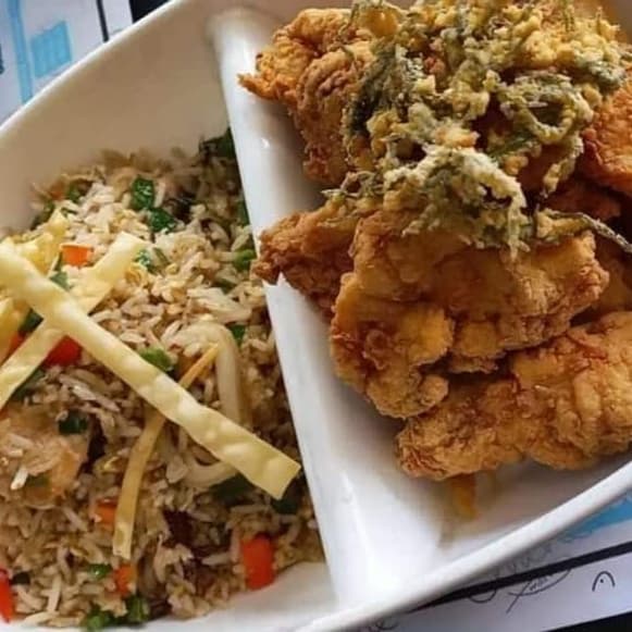 Dúo: Chaufa de Mariscos + Chicharrón de Pescado