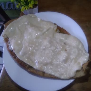 Huarache con Quesillo