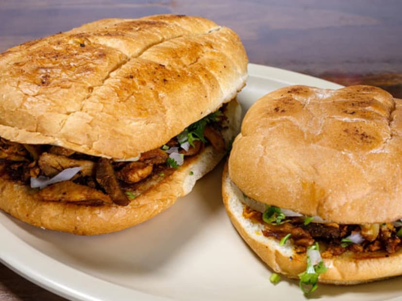 Tortas Del Barrio (El Yaqui)