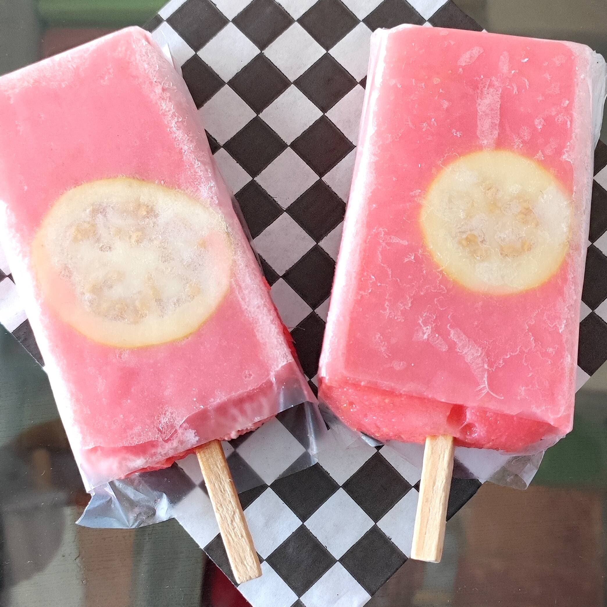 Paleta Guayaba AGUA