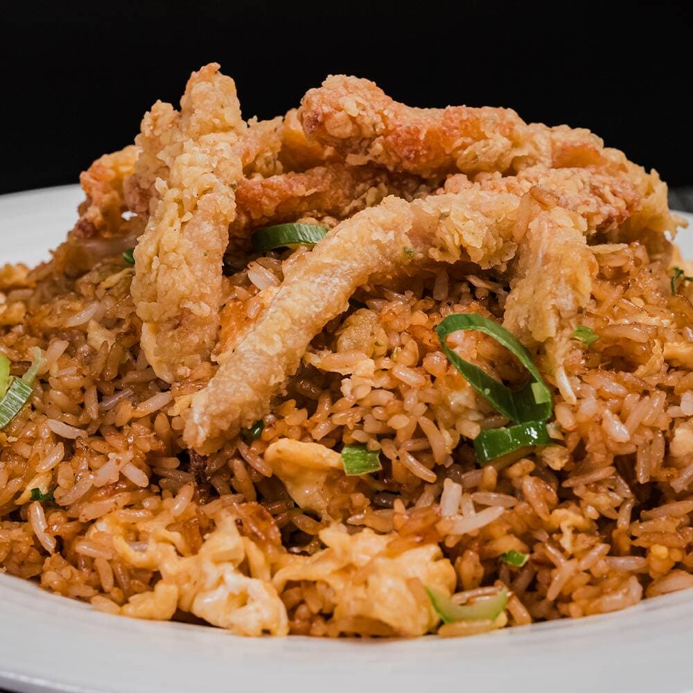 Arroz Chaufa con Chicharrón de Pollo