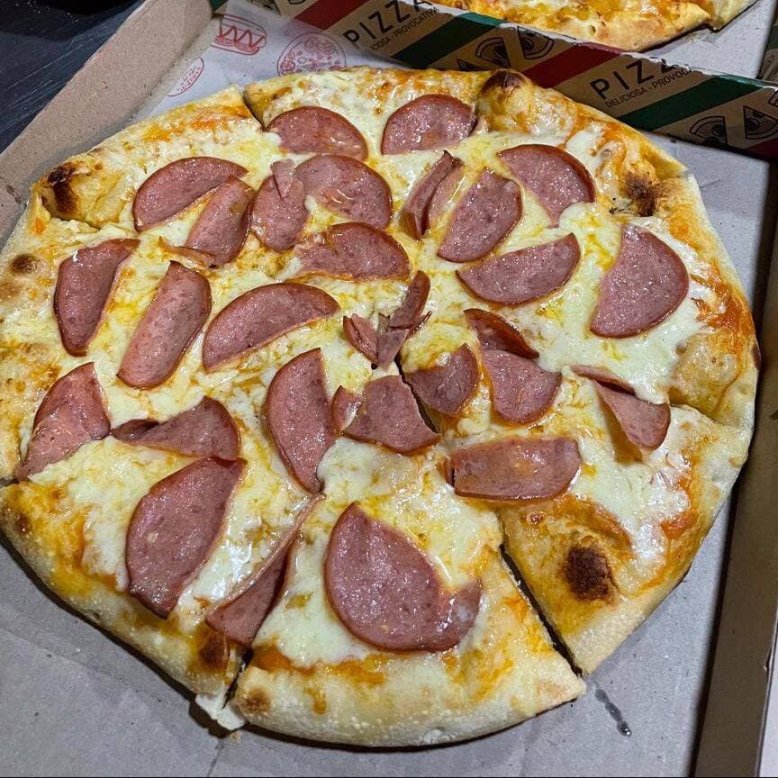 Pizza Tradicional Salami