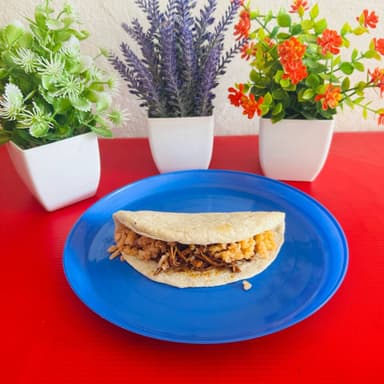 Taco Arroz con Mole